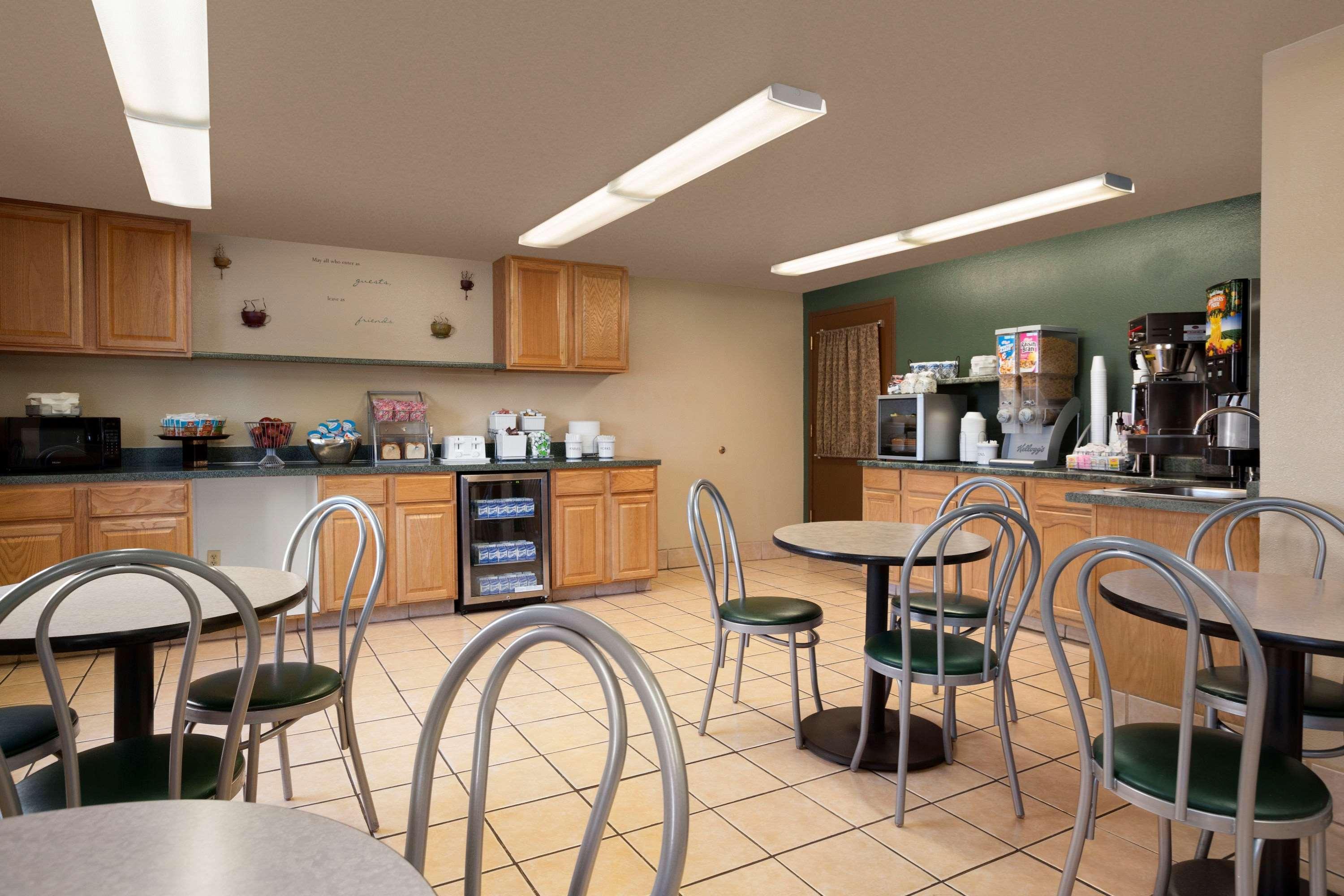 Super 8 By Wyndham Coeur D'Alene Motel Dış mekan fotoğraf